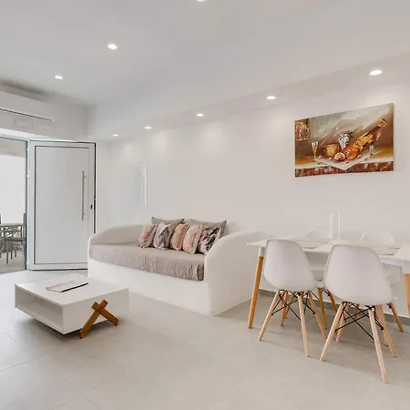 Authentic White 2bd Flat In Emporio Santorini