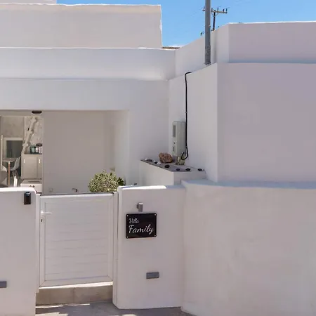 Authentic White 2bd Flat In Emporio Santorini דירה